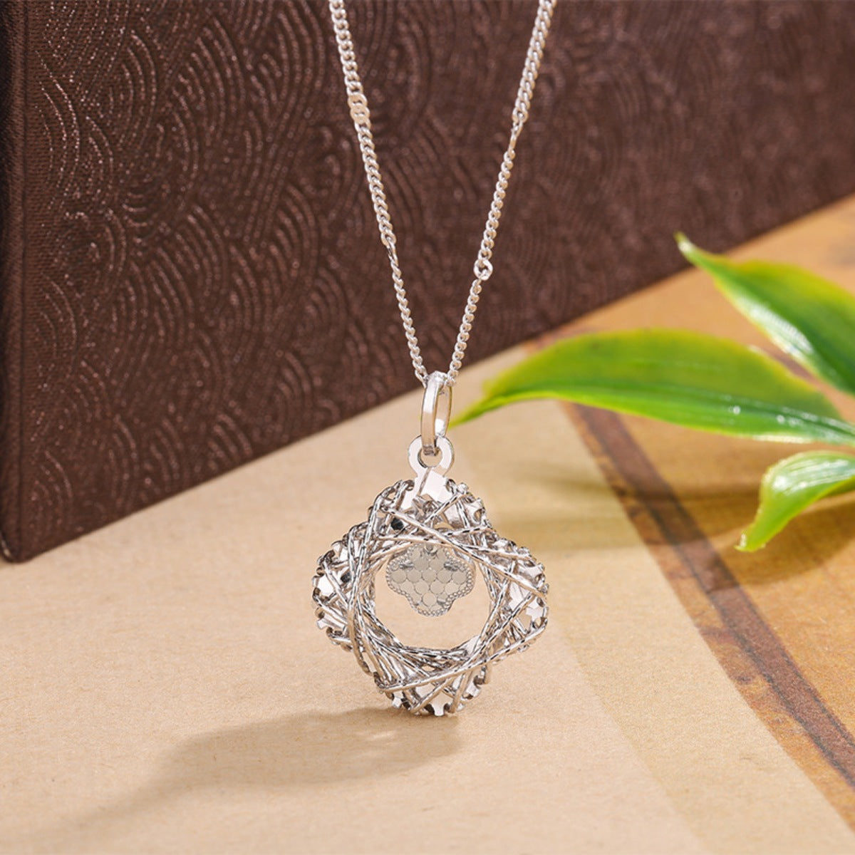 925 Sterling Silver Clover Pendant Necklace – view 4 | Lola Mariee