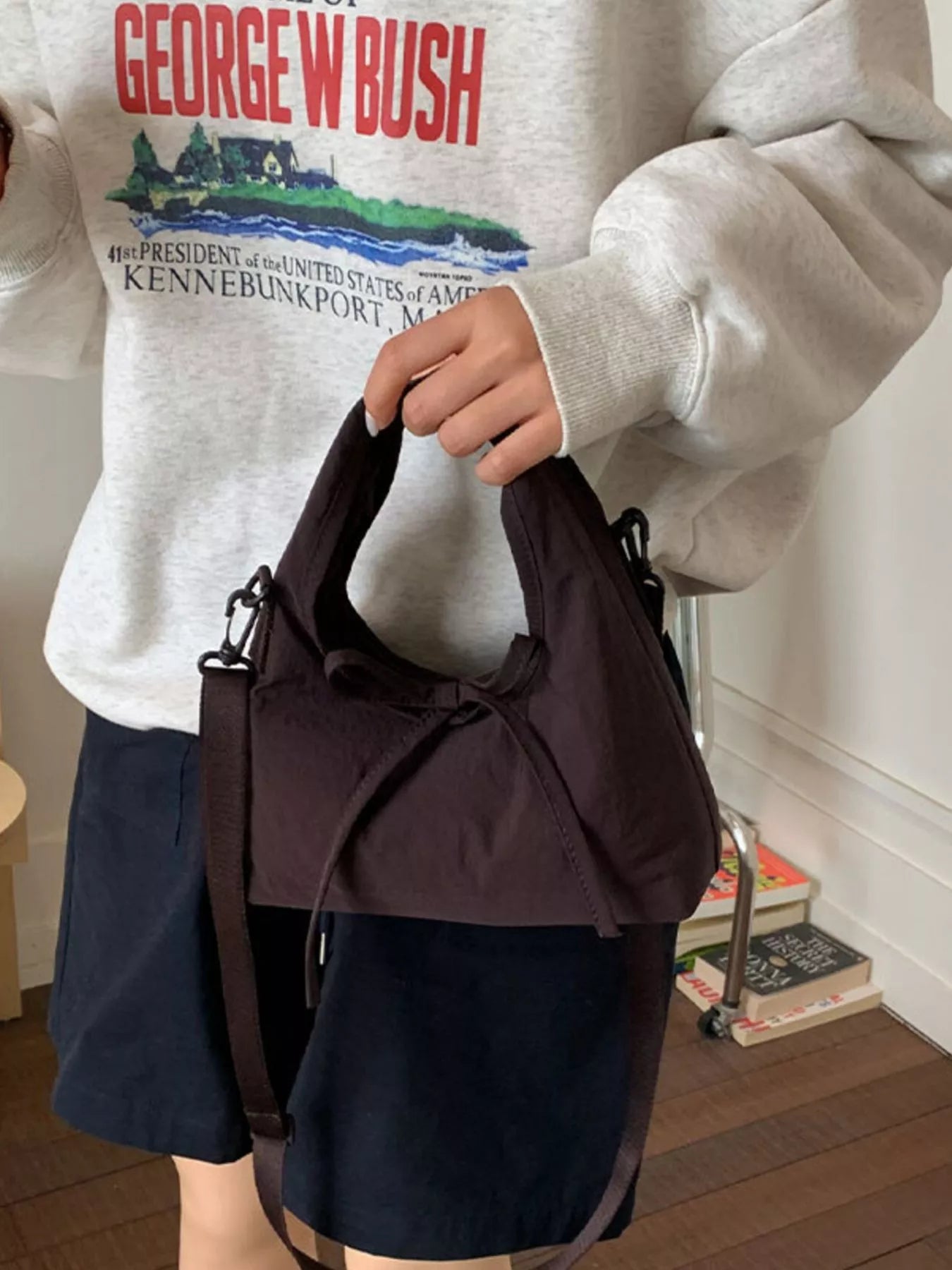 Casual Lightweight Solid Color Crossbody Bag – view 3 | Lola Mariee