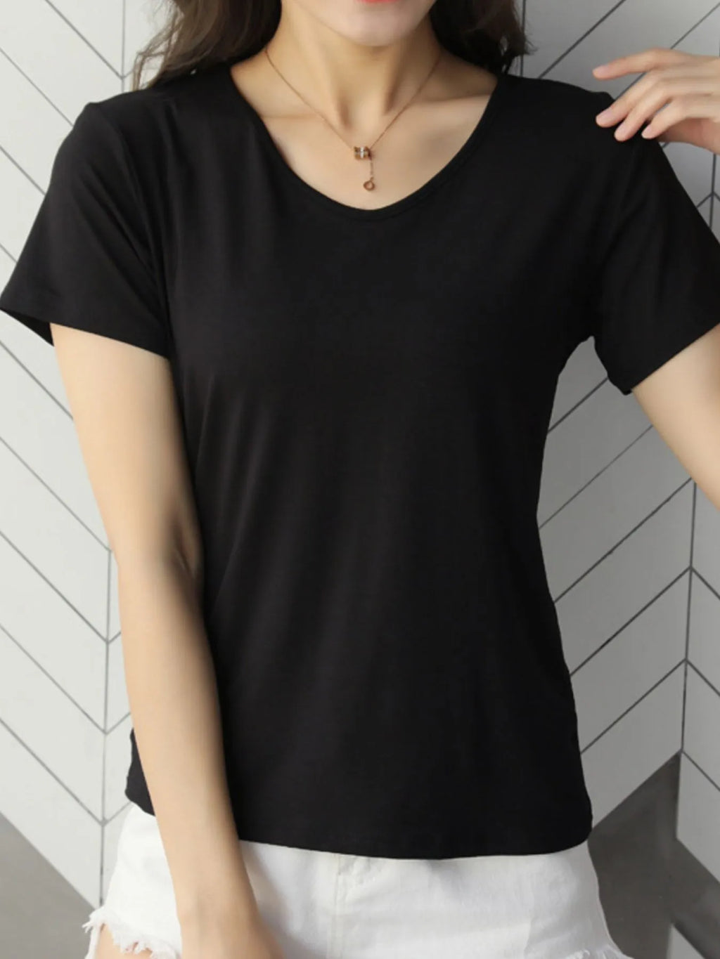 V-Neck Short Sleeve T-Shirt - Trendsi | Lola Mariee