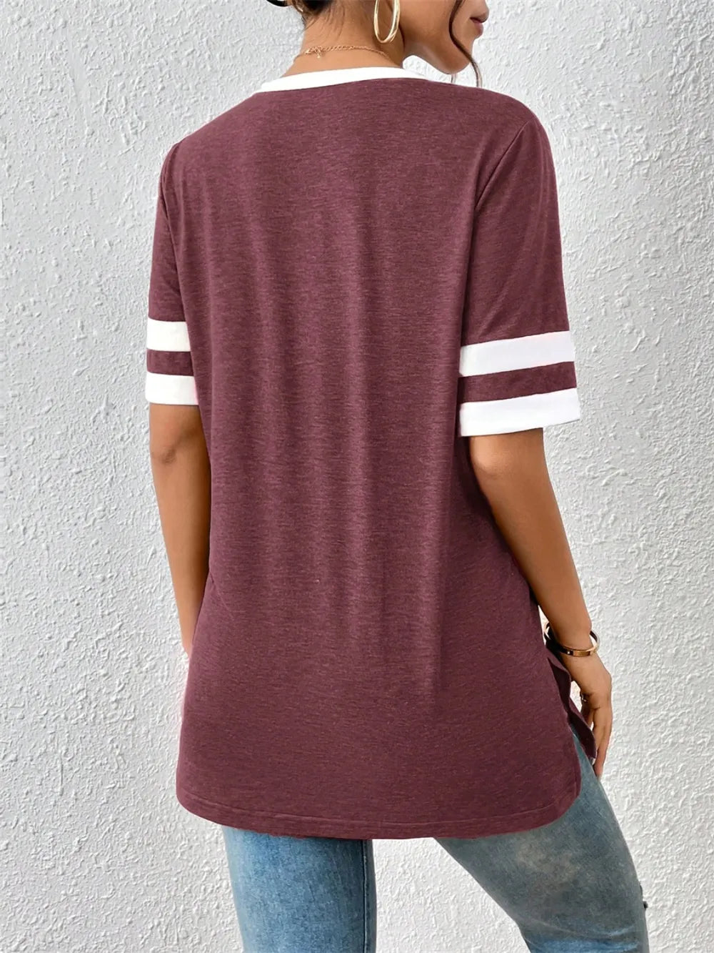 Contrast Trim V-Neck Short Sleeve T-Shirt - Trendsi | Lola Mariee
