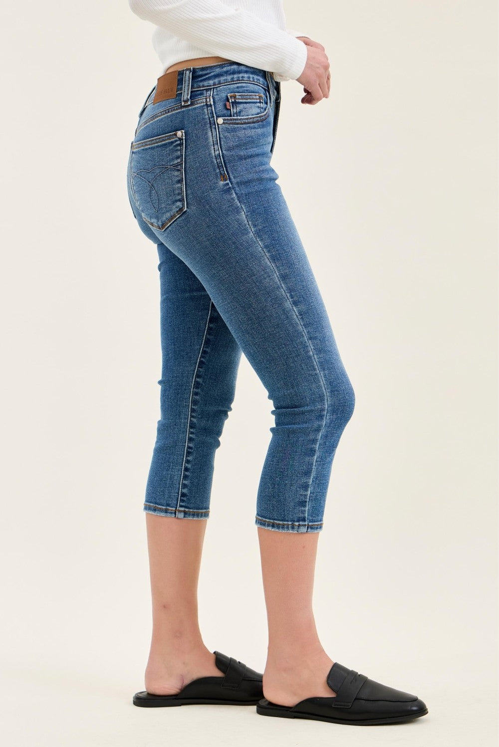 Judy Blue Mid-Rise Stretch Capri Jeans - Trendsi | Lola Mariee
