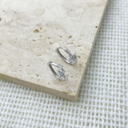 925 Sterling Silver Star Hoop Earrings – view 2 | Lola Mariee
