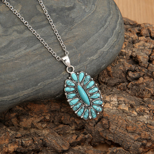 Artificial Turquoise Pendant Alloy Necklace – view 2 | Lola Mariee