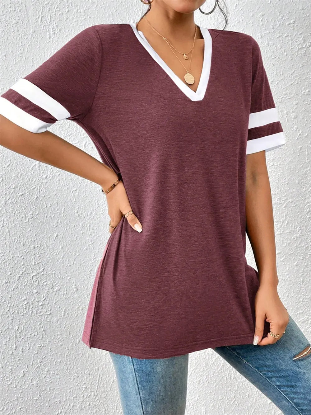 Contrast Trim V-Neck Short Sleeve T-Shirt - Trendsi | Lola Mariee