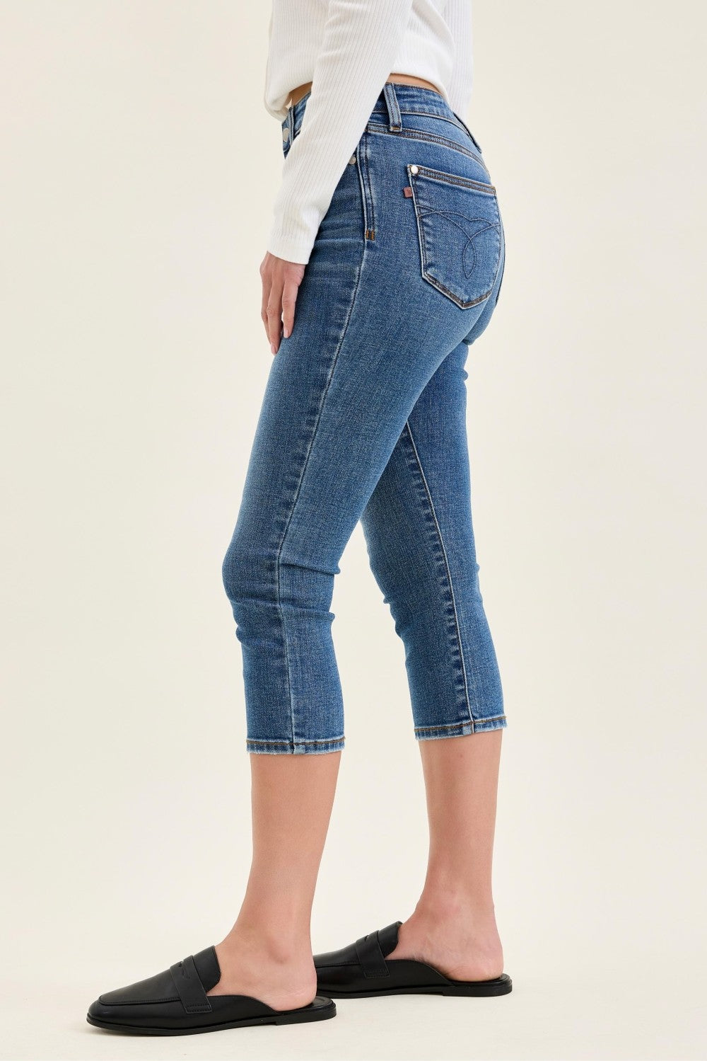 Judy Blue Mid-Rise Stretch Capri Jeans - Trendsi | Lola Mariee